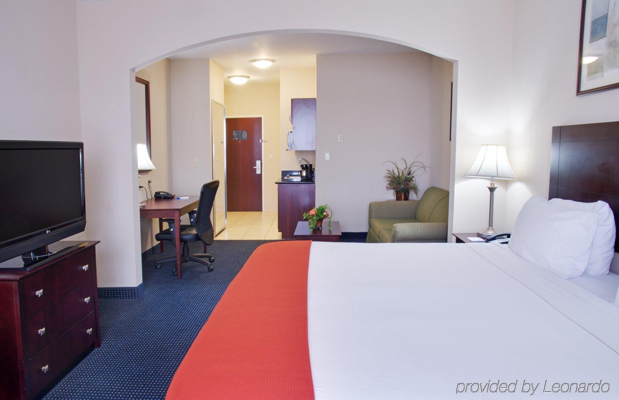 Holiday Inn Express Hotel And Suites Orange, An Ihg Hotel Room photo